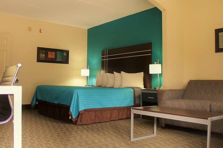 Room 4 of 15
