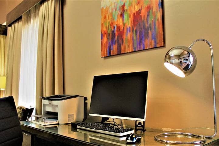 Business Center 14 of 15
