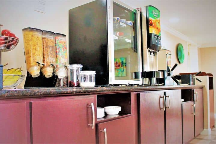 Breakfast/Coffee Service 13 of 15