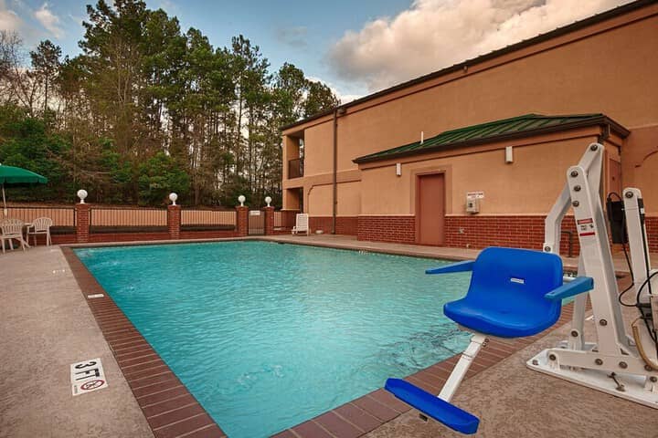 Pool 11 of 15